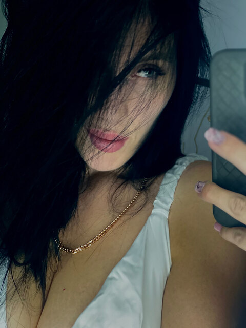 alinaluxee onlyfans leaked picture 1