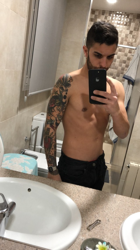 aneas1993 onlyfans leaked picture 1