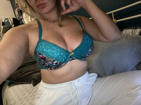 anniee20 onlyfans leaked picture 1