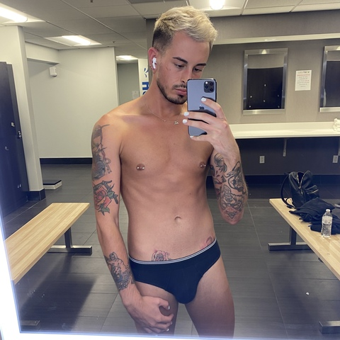 aryalright onlyfans leaked picture 1