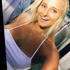 blondemoment09 avatar