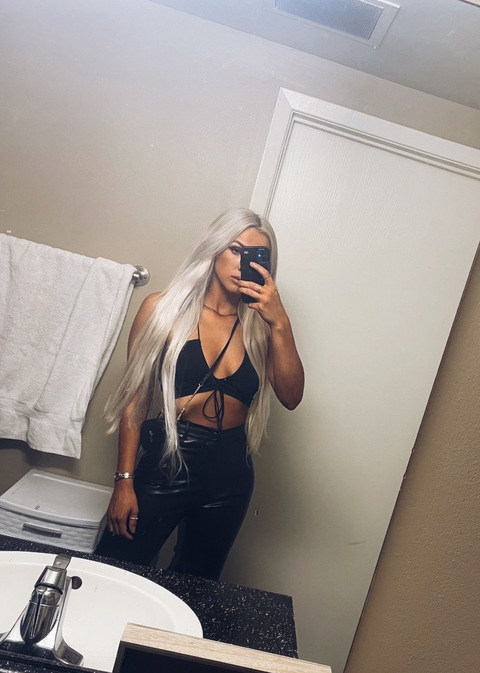 blonderose10 onlyfans leaked picture 1