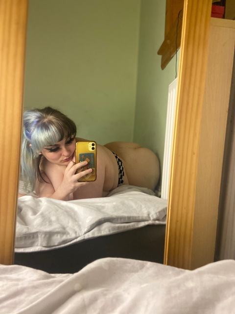 blooberrybitch onlyfans leaked picture 1