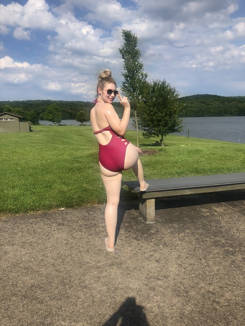 briannarose onlyfans leaked picture 1