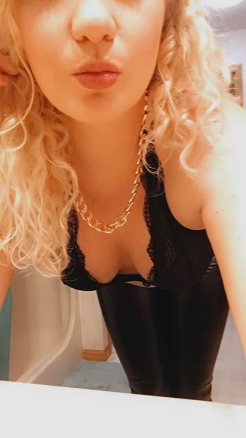 curlycurls onlyfans leaked picture 1
