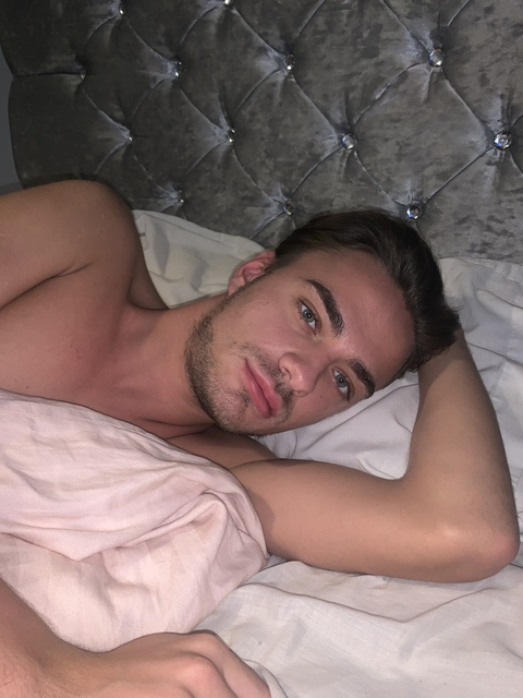 freddiebentley onlyfans leaked picture 1