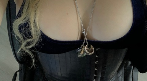 glitterbunnyx onlyfans leaked picture 1
