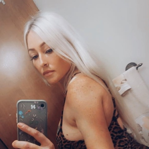 greeneyedcandy225 onlyfans leaked picture 1