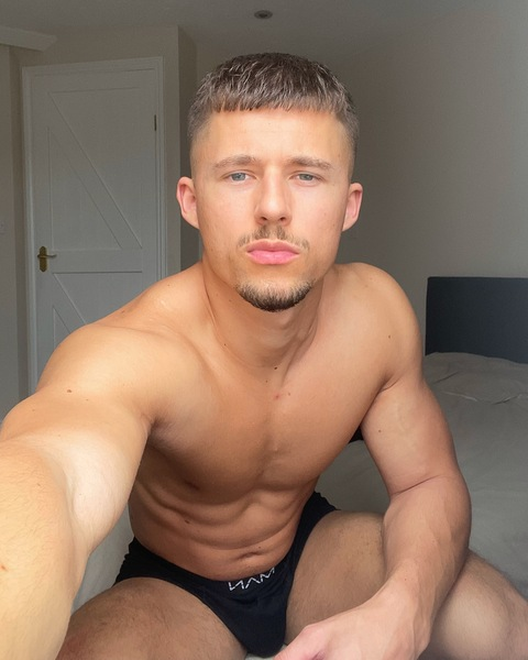 gymladchris69 onlyfans leaked picture 1