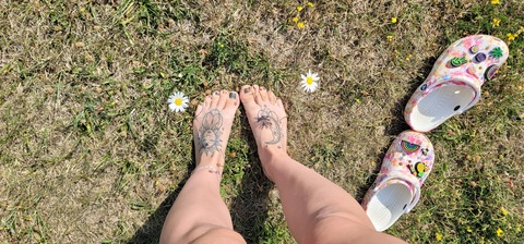 hippietoes21 onlyfans leaked picture 1