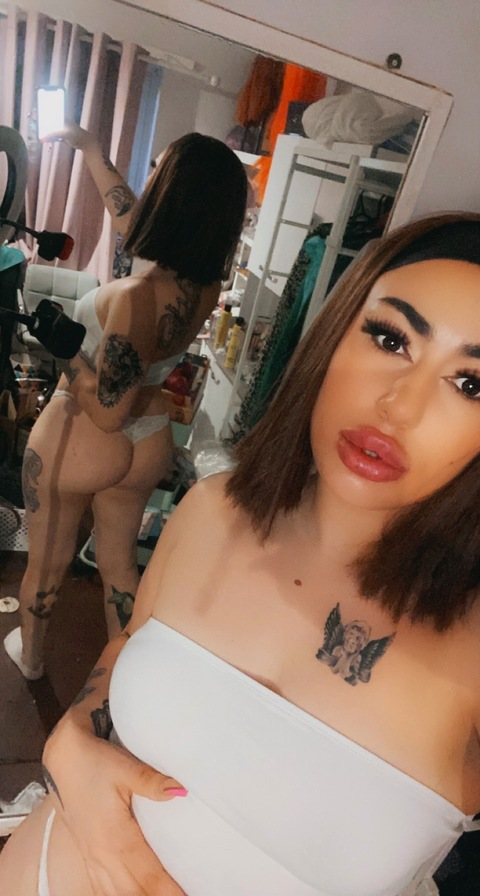 itsvalencia onlyfans leaked picture 1