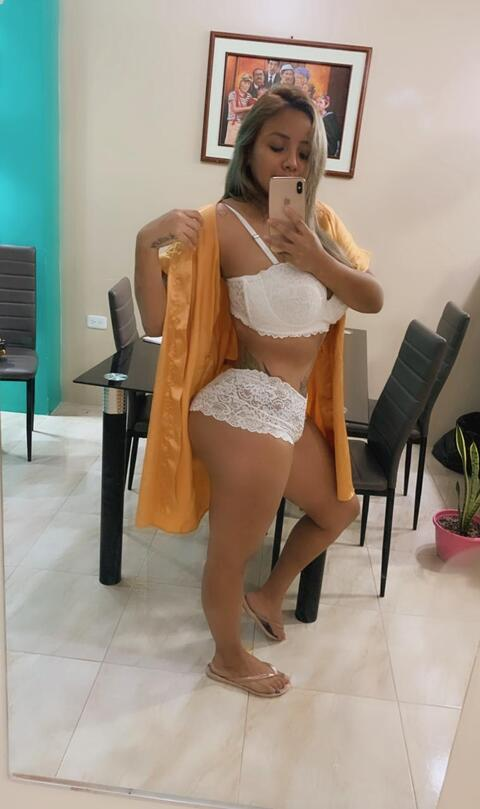 karlamarquinez onlyfans leaked picture 1