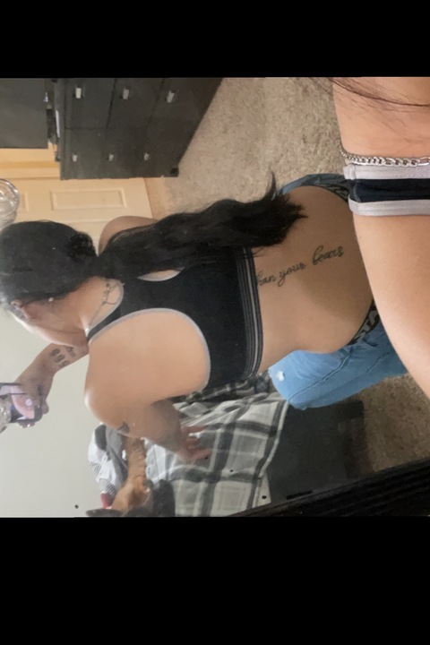 laurb13 onlyfans leaked picture 1