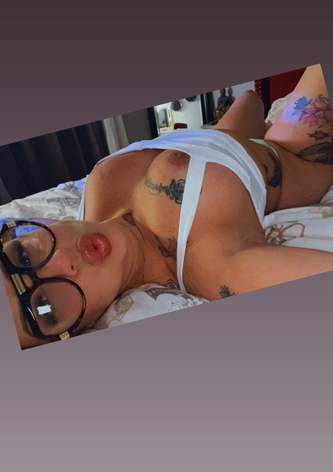 liz_laculona305 onlyfans leaked picture 1