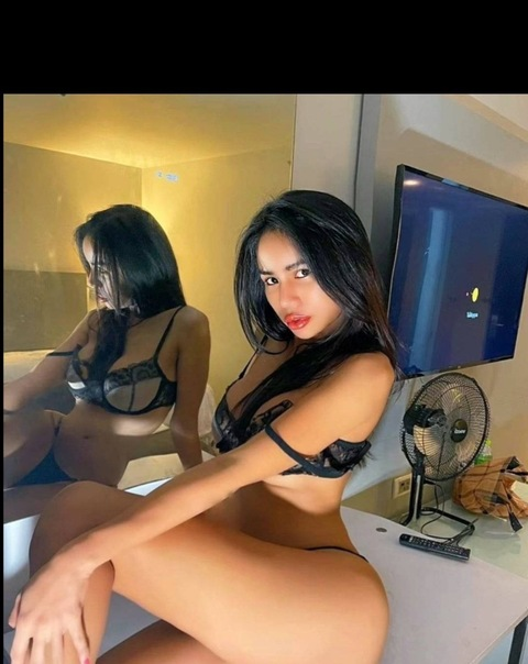 lizzyladyboy1bkk onlyfans leaked picture 1