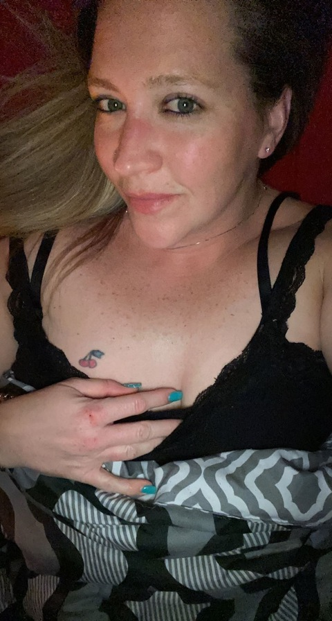 lnbtallcurvy381214 onlyfans leaked picture 1