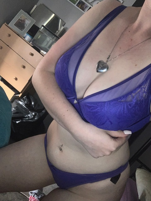 localstepsister onlyfans leaked picture 1