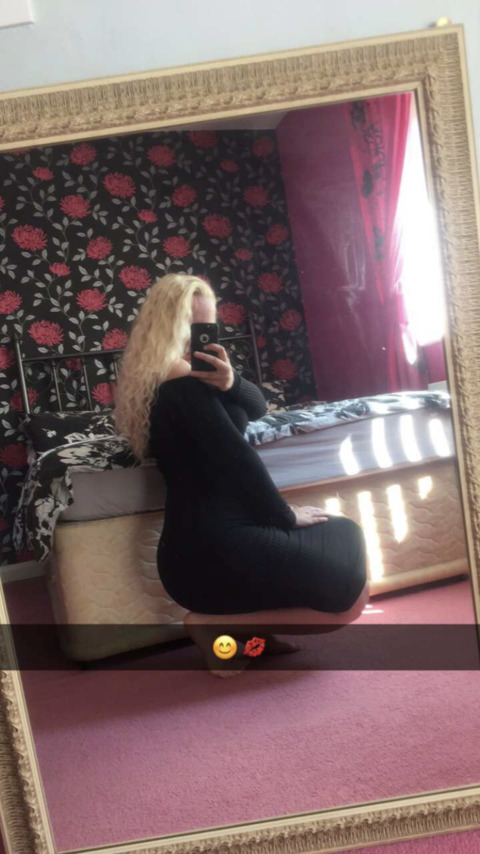 louise1222 onlyfans leaked picture 1