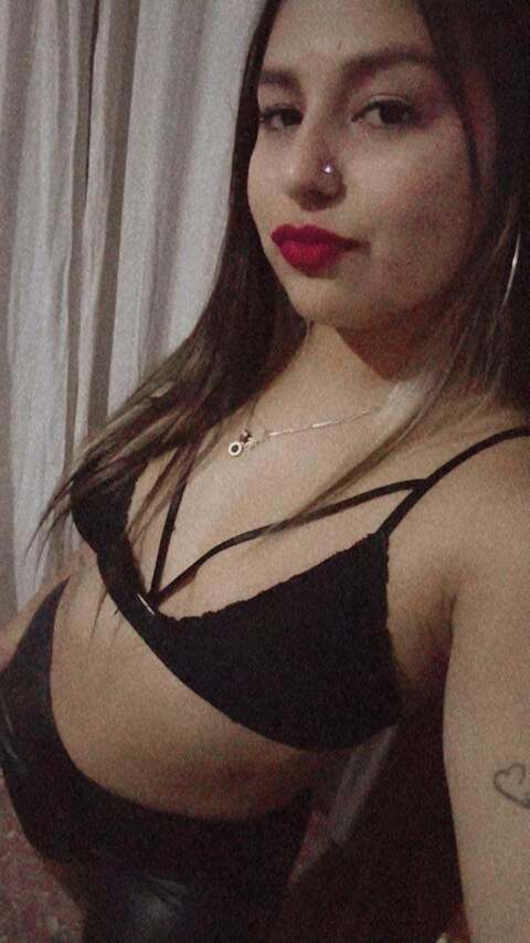 lulygomez16 onlyfans leaked picture 1