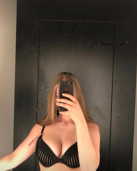 miafreeonlyfans onlyfans leaked picture 1