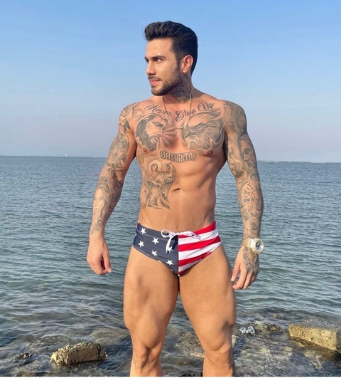 mikeloverfit_oficial onlyfans leaked picture 1