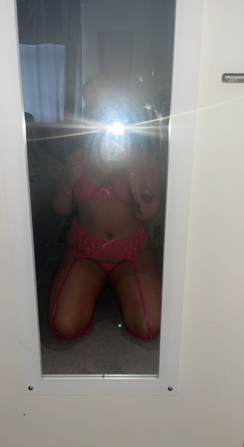 missmiacarroll onlyfans leaked picture 1