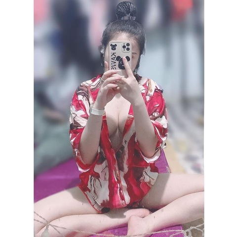 moclinhchi onlyfans leaked picture 1