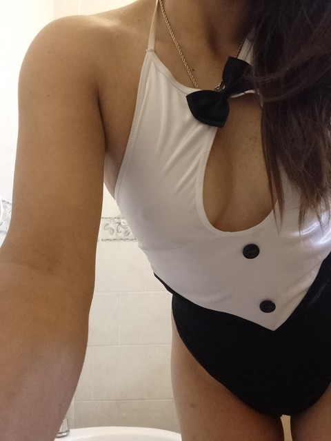 naughty_brunette onlyfans leaked picture 1