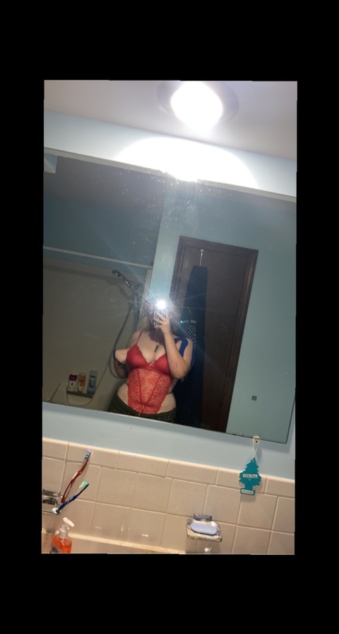 oliviah061262 onlyfans leaked picture 1