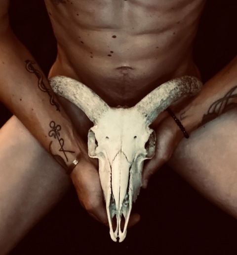 poisonprince onlyfans leaked picture 1