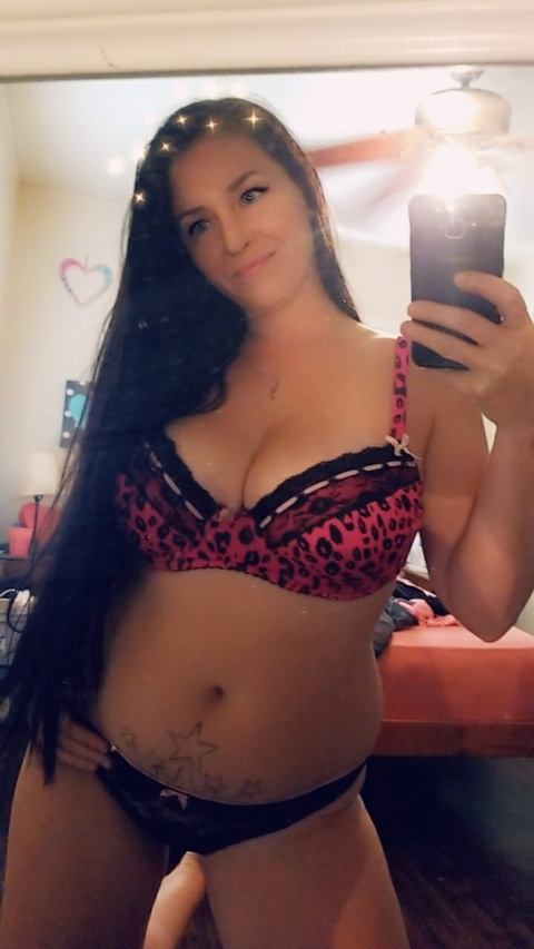 queencorinnefree onlyfans leaked picture 1