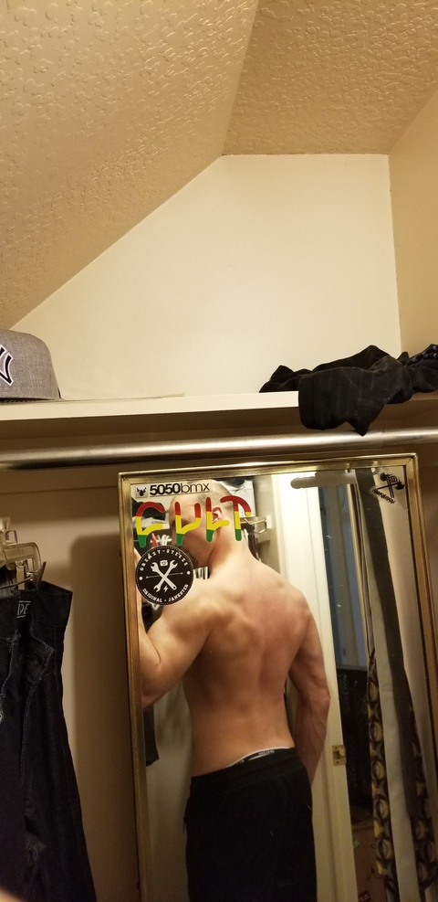rawrobert onlyfans leaked picture 1