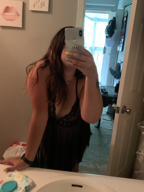 sexyymama97 onlyfans leaked picture 1