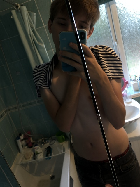 typicaltwinkxxx onlyfans leaked picture 1